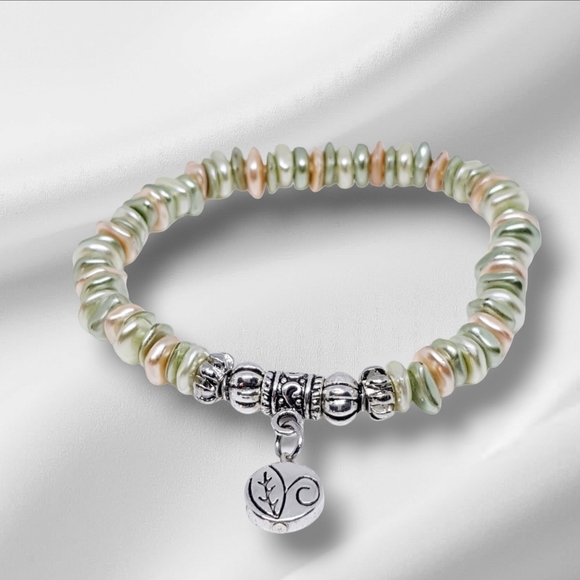 Light Tan Sage White Chips Charm Bracelet - Picture 2 of 2